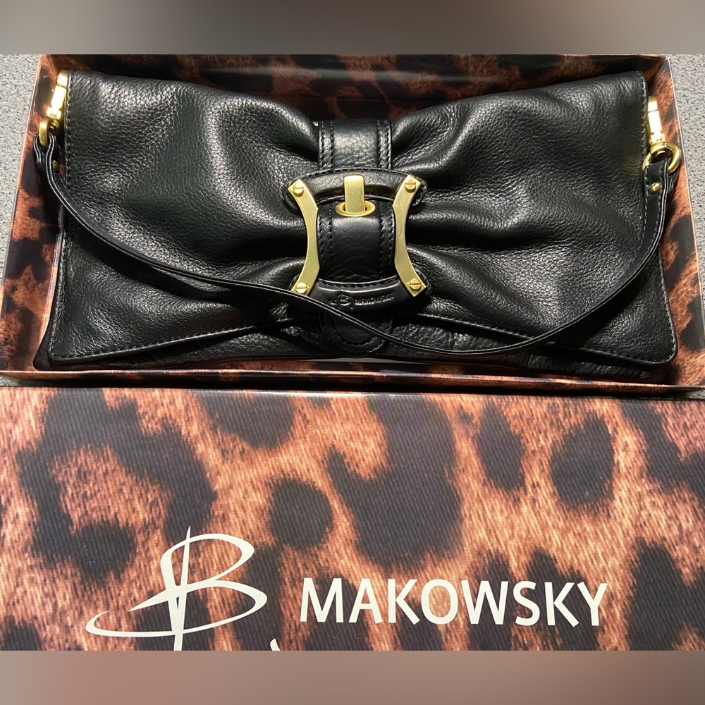 B. Makowsky Vintage Bow Purse 👛